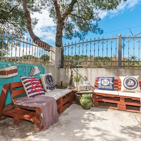 Nice In With Kitchen Apartment